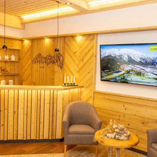 Neuer Empfangs- und Barbereich im Aparthotel Ramsau